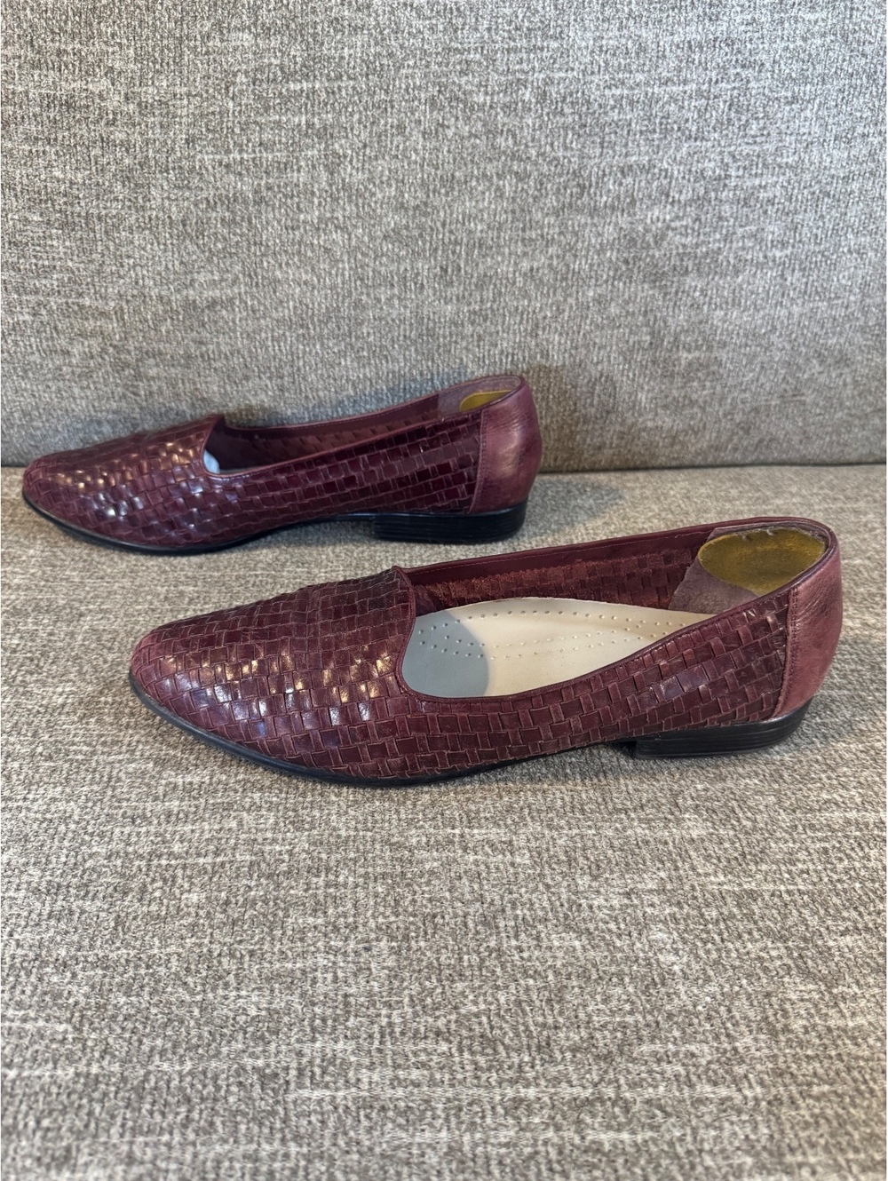 Trotters Liz III Burgundy Woven Leather Loafers Flats size 10 - Picture 3 of 10